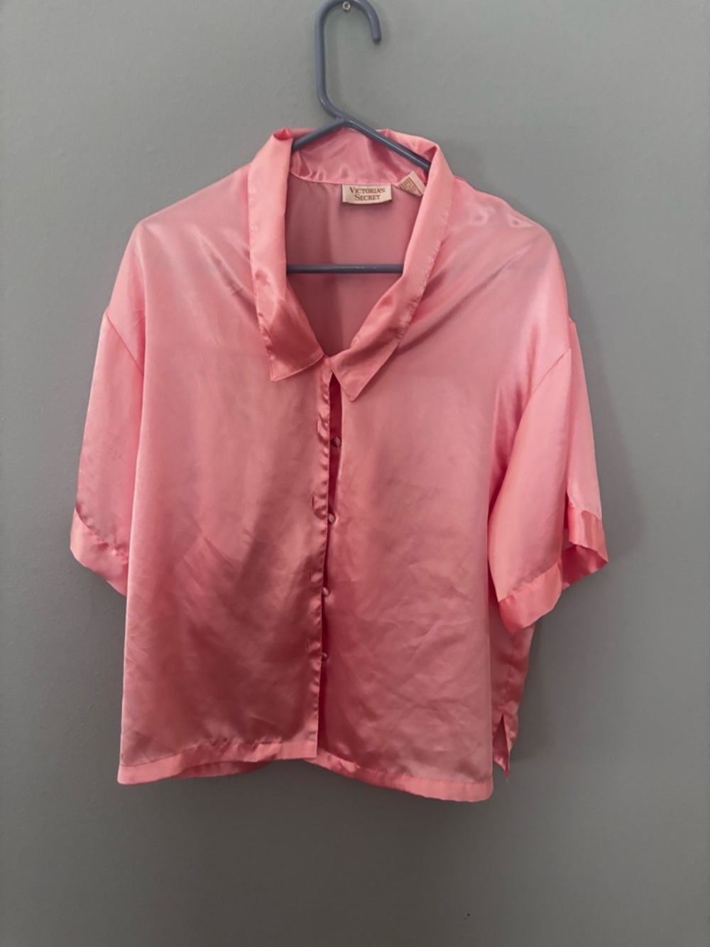 Victoria's Secret  L Satin Peach 2 piece Set PJ short sleeve  shirt with shorts